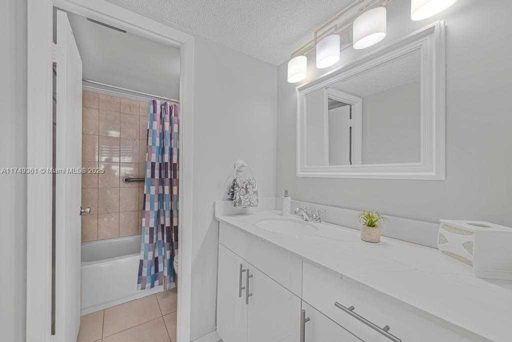 Small Image of 1410 SOUTH OCEAN DR #1103, Hollywood Number 9