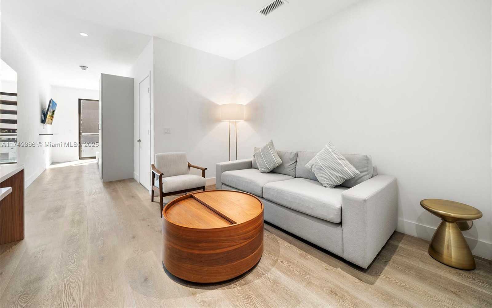 Small Image of 229 SOUTH WEST 9TH ST #208, Miami Number 4