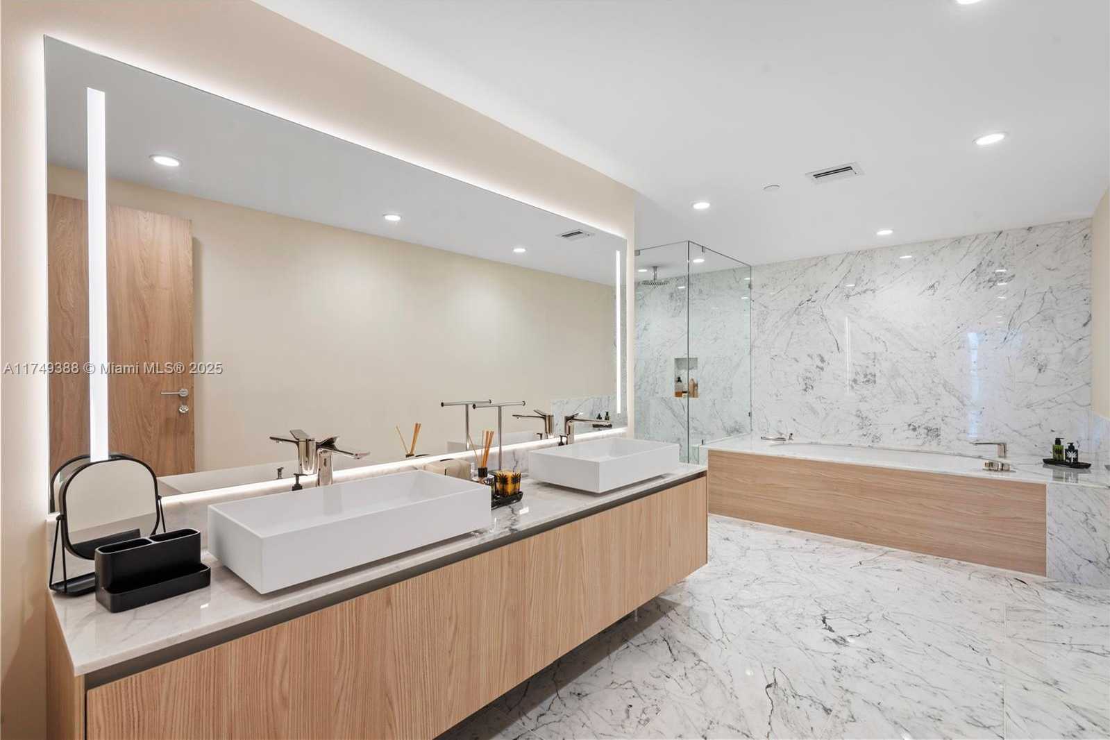 Small Image of 1135 103 ST #303, Bay Harbor Islands Number 17