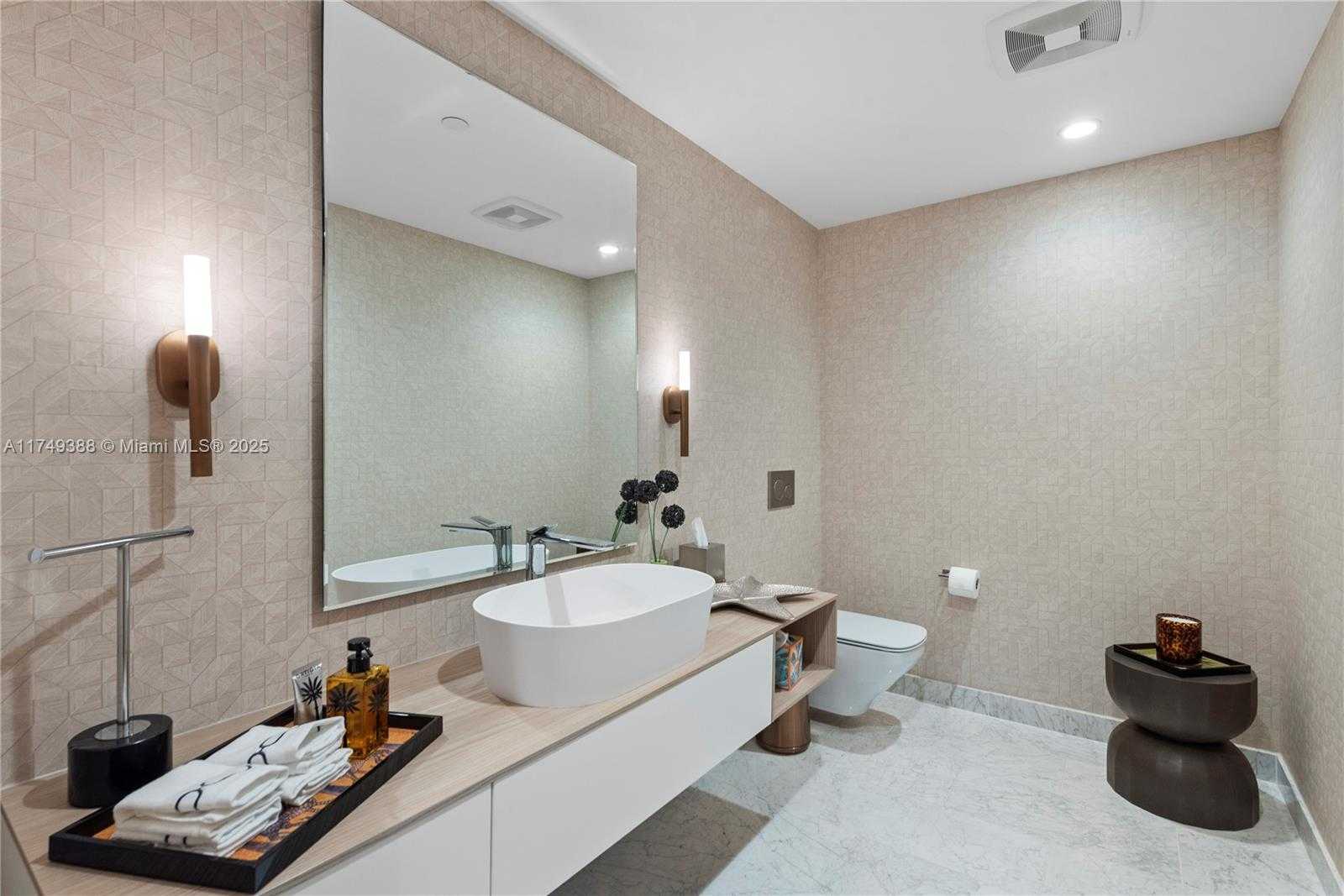 Small Image of 1135 103 ST #303, Bay Harbor Islands Number 23