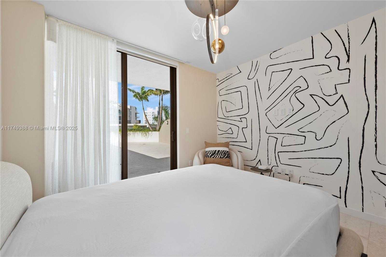 Small Image of 1135 103 ST #303, Bay Harbor Islands Number 25