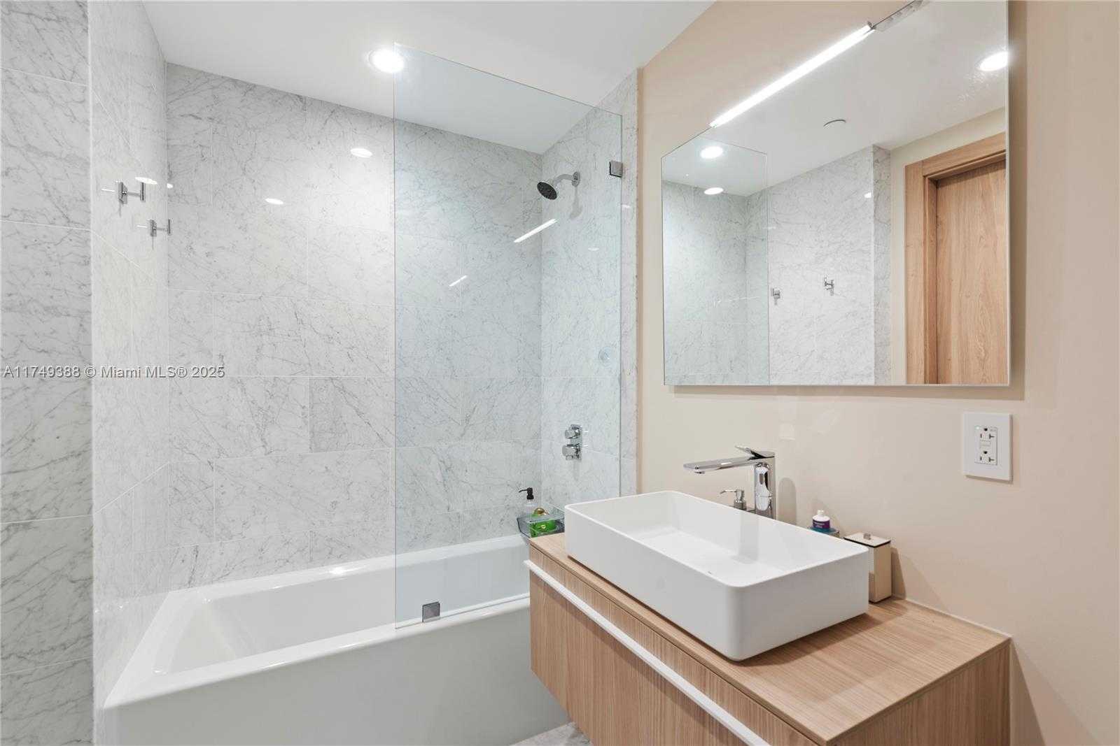 Small Image of 1135 103 ST #303, Bay Harbor Islands Number 26