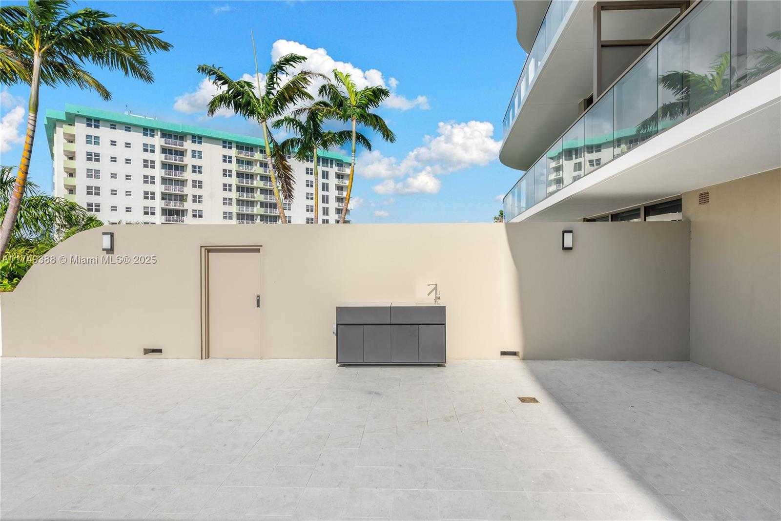 Small Image of 1135 103 ST #303, Bay Harbor Islands Number 30