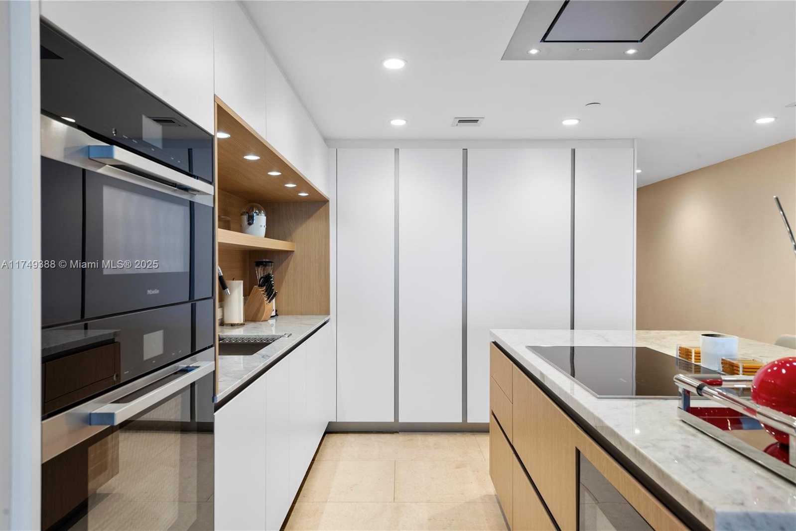 Small Image of 1135 103 ST #303, Bay Harbor Islands Number 6