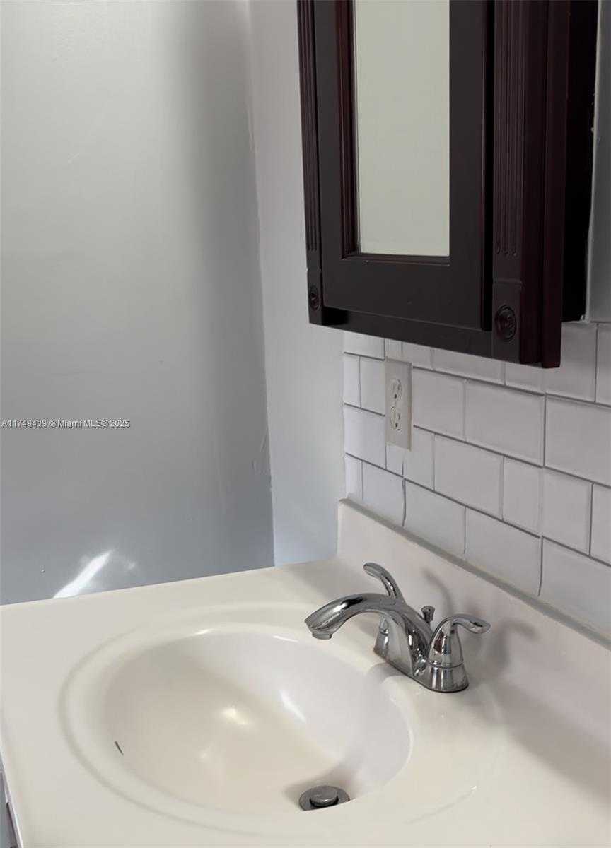 Small Image of 2350 WEST 53RD TER #12, Hialeah Number 27