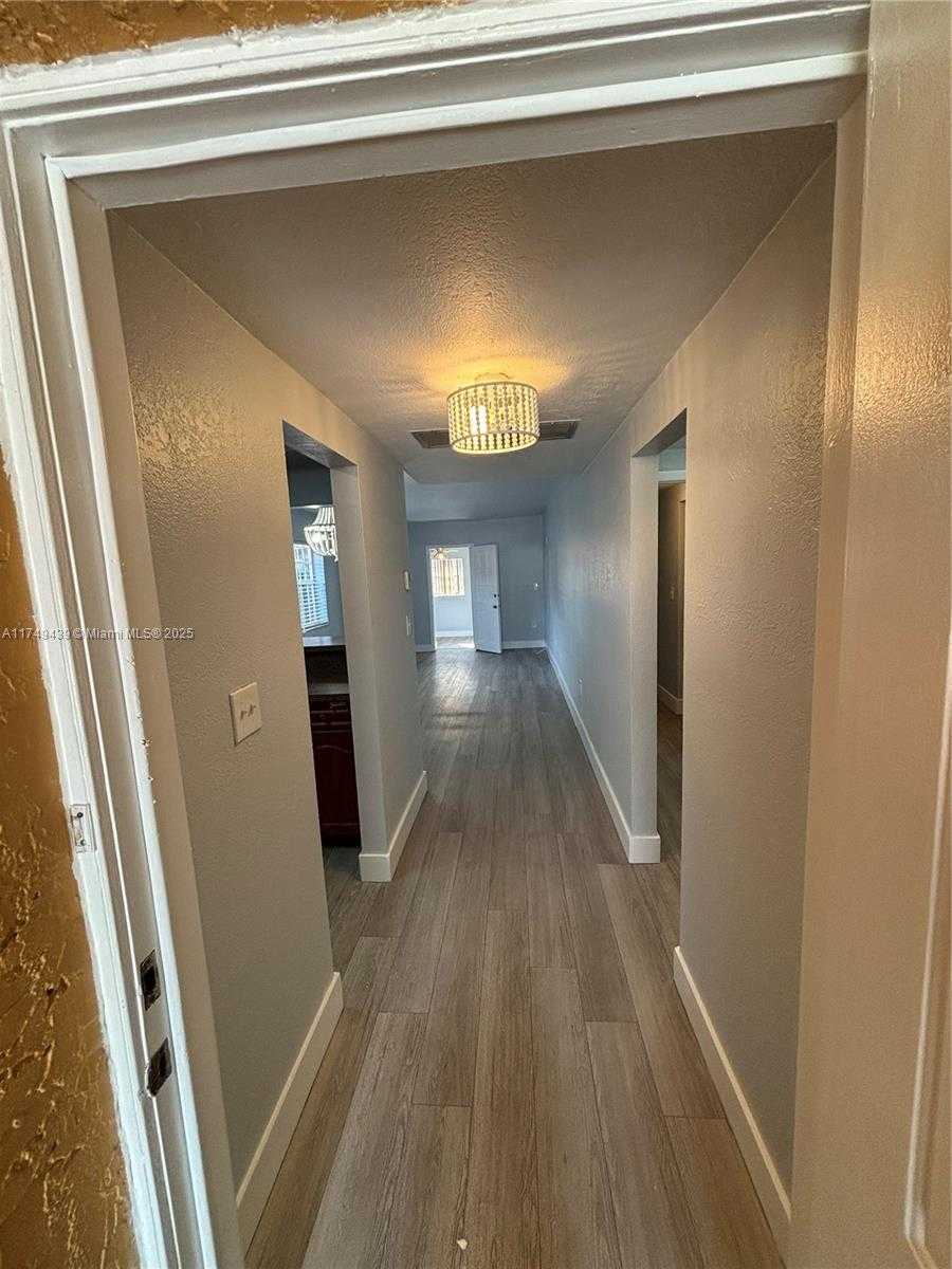Small Image of 2350 WEST 53RD TER #12, Hialeah Number 4