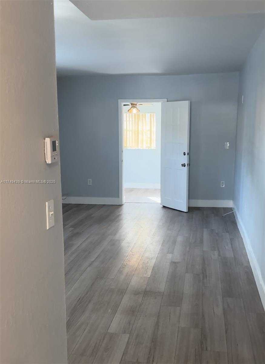 Small Image of 2350 WEST 53RD TER #12, Hialeah Number 6