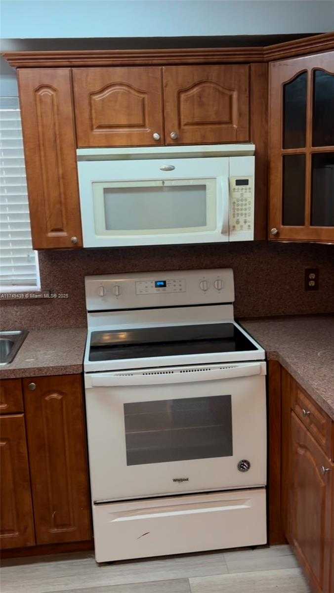 Small Image of 2350 WEST 53RD TER #12, Hialeah Number 8