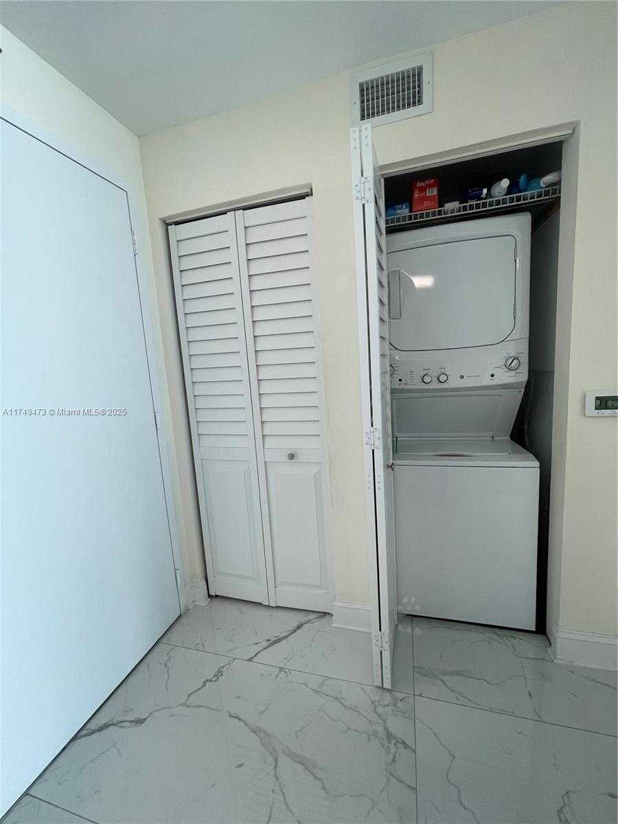 Small Image of 3180 SW 22nd Terrace, Miami, FL 33145, USA Number 13