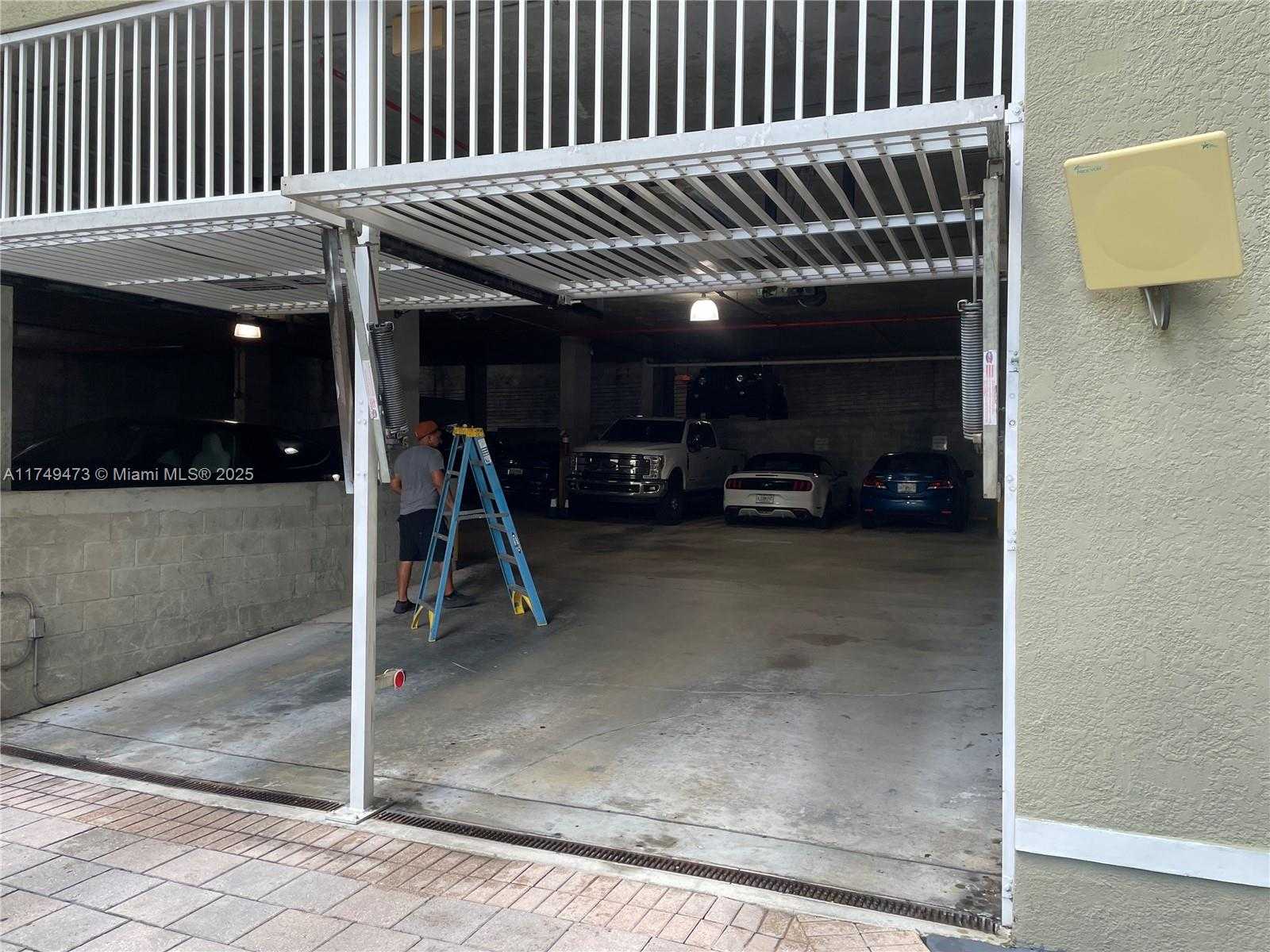 Small Image of 3180 SW 22nd Terrace, Miami, FL 33145, USA Number 25