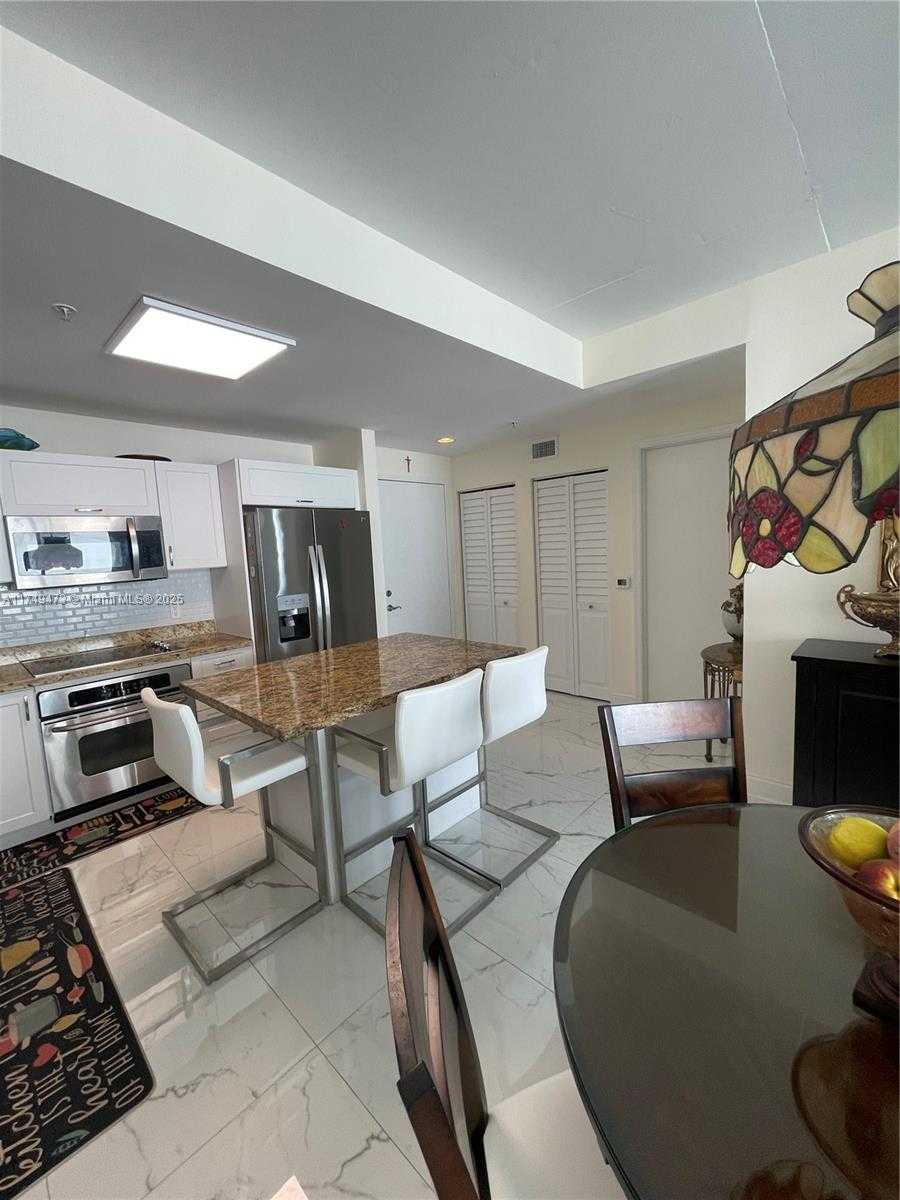 Small Image of 3180 SW 22nd Terrace, Miami, FL 33145, USA Number 7