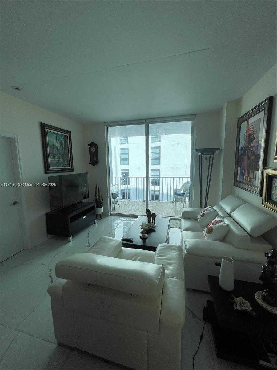 Small Image of 3180 SW 22nd Terrace, Miami, FL 33145, USA Number 8