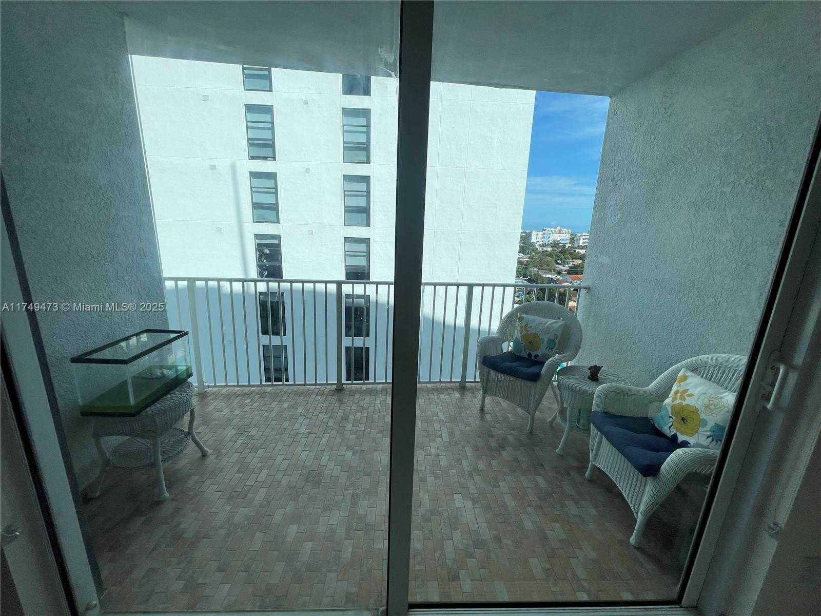 Small Image of 3180 SW 22nd Terrace, Miami, FL 33145, USA Number 9