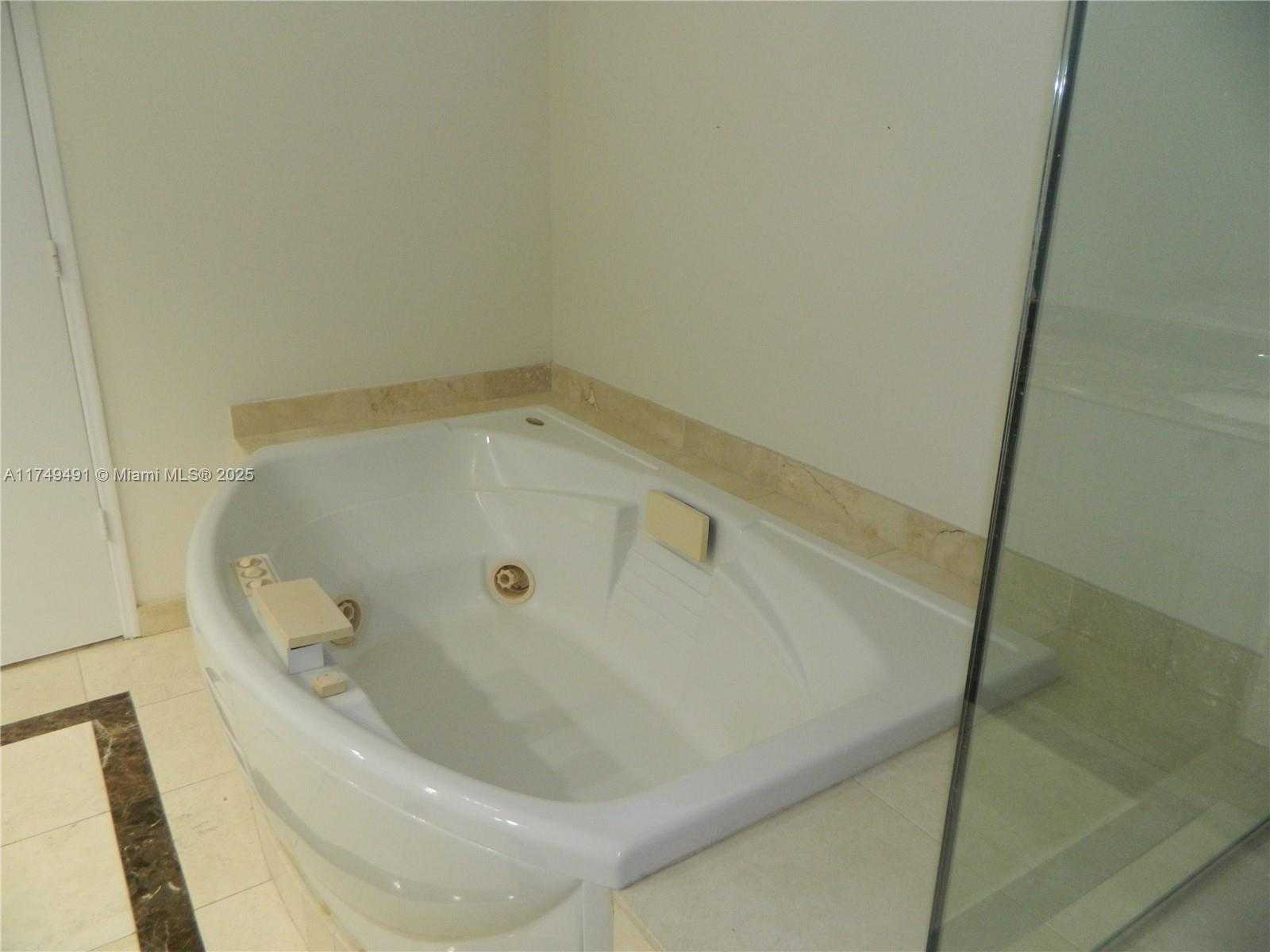 Small Image of 17555 COLLINS AVE #406, Sunny Isles Beach Number 15