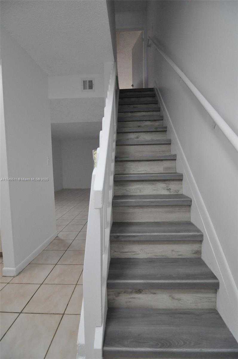 Small Image of 2740 WEST 76TH ST #206, Hialeah Number 4