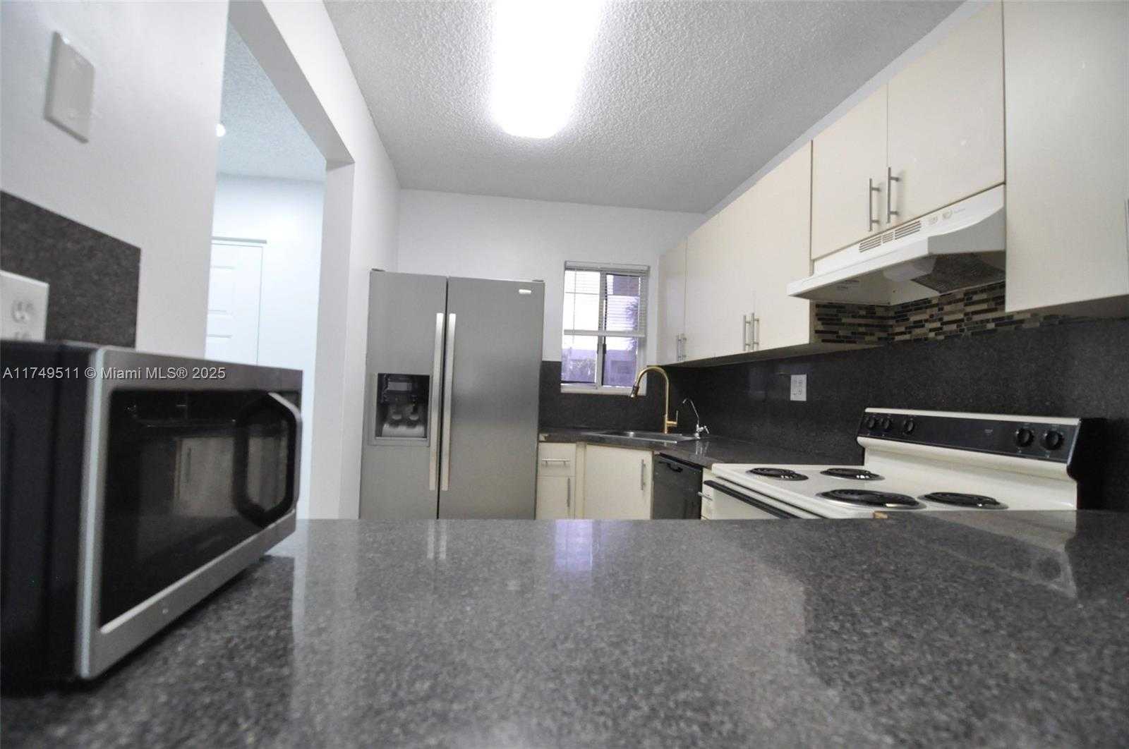 Small Image of 2740 WEST 76TH ST #206, Hialeah Number 6