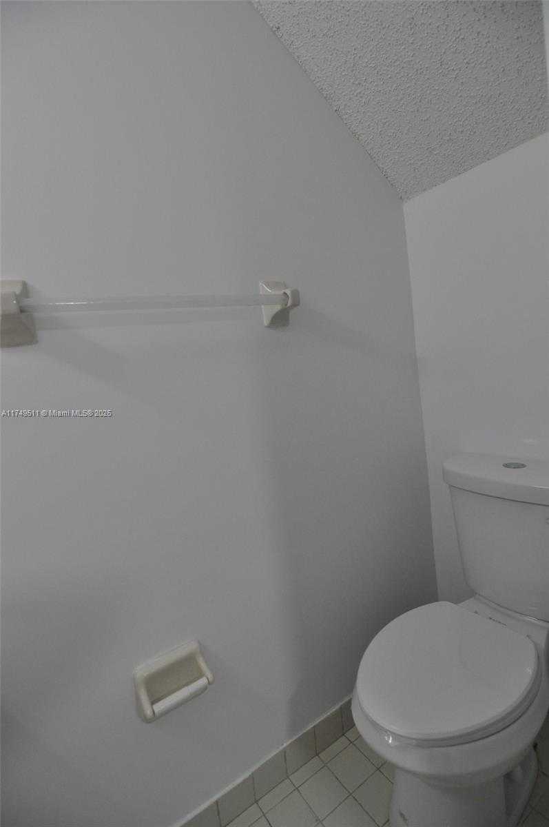 Small Image of 2740 WEST 76TH ST #206, Hialeah Number 8