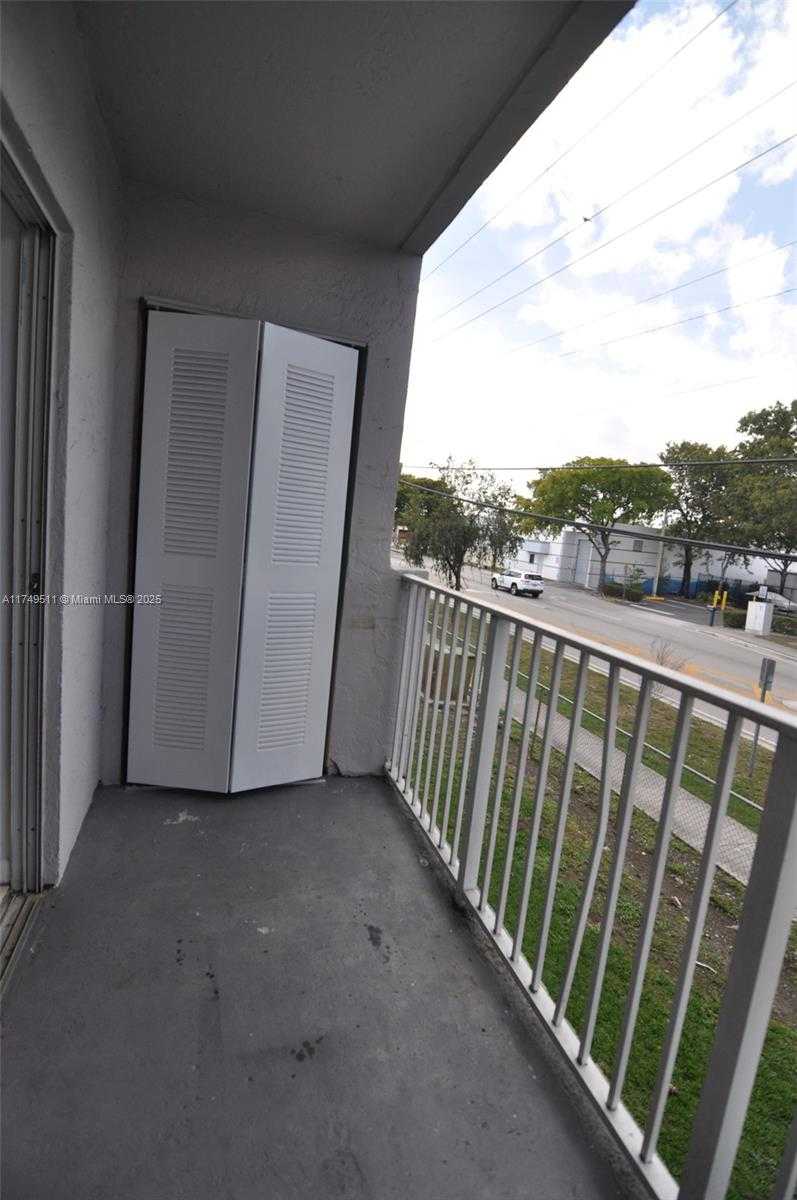 Small Image of 2740 WEST 76TH ST #206, Hialeah Number 9