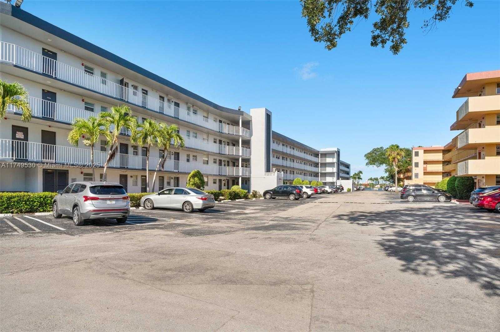 Small Image of 445 NORTH EAST 195TH ST #324, Miami Number 19