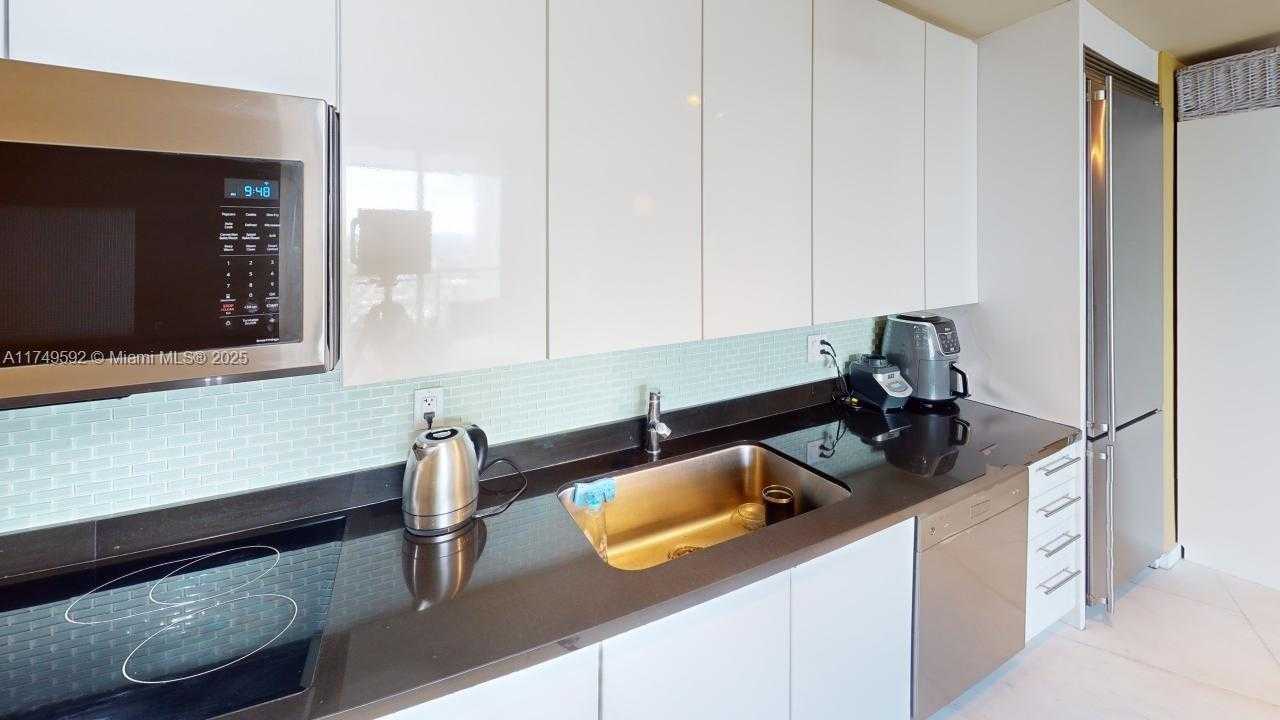 Small Image of 92 SOUTH WEST 3RD ST #3506, Miami Number 4