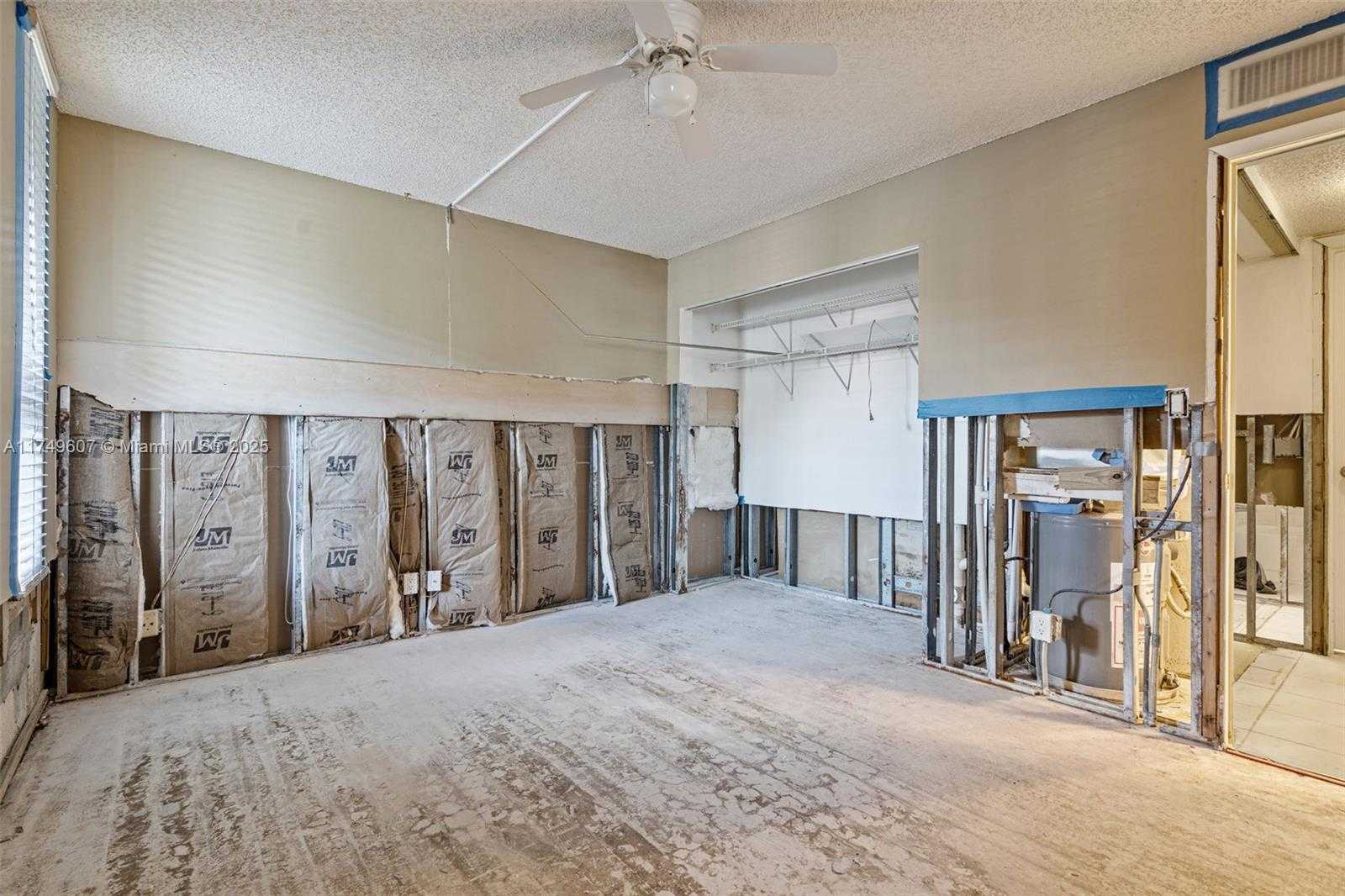 Small Image of 5711 CORAL LAKE DR #111, Margate Number 22