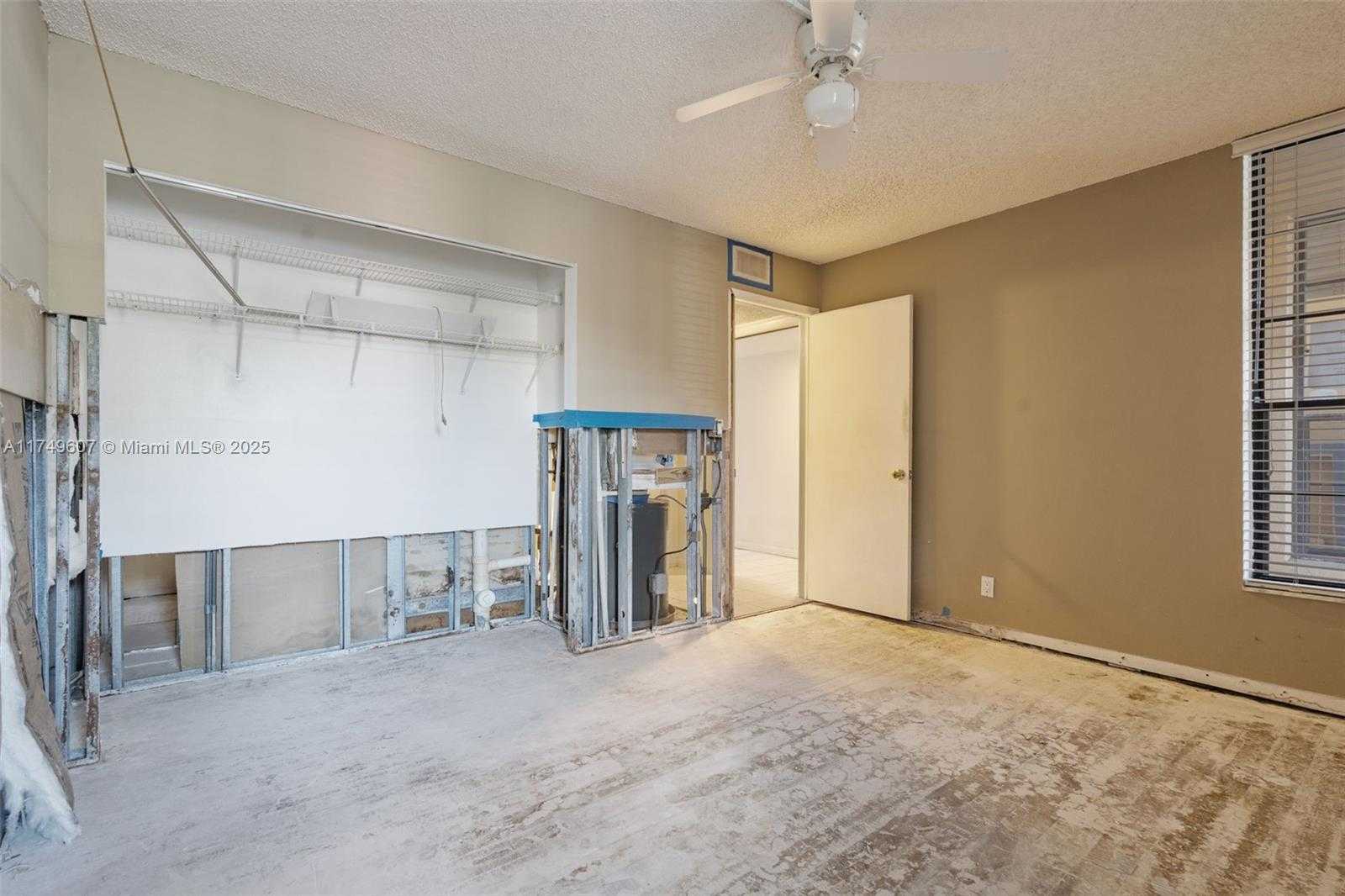 Small Image of 5711 CORAL LAKE DR #111, Margate Number 23