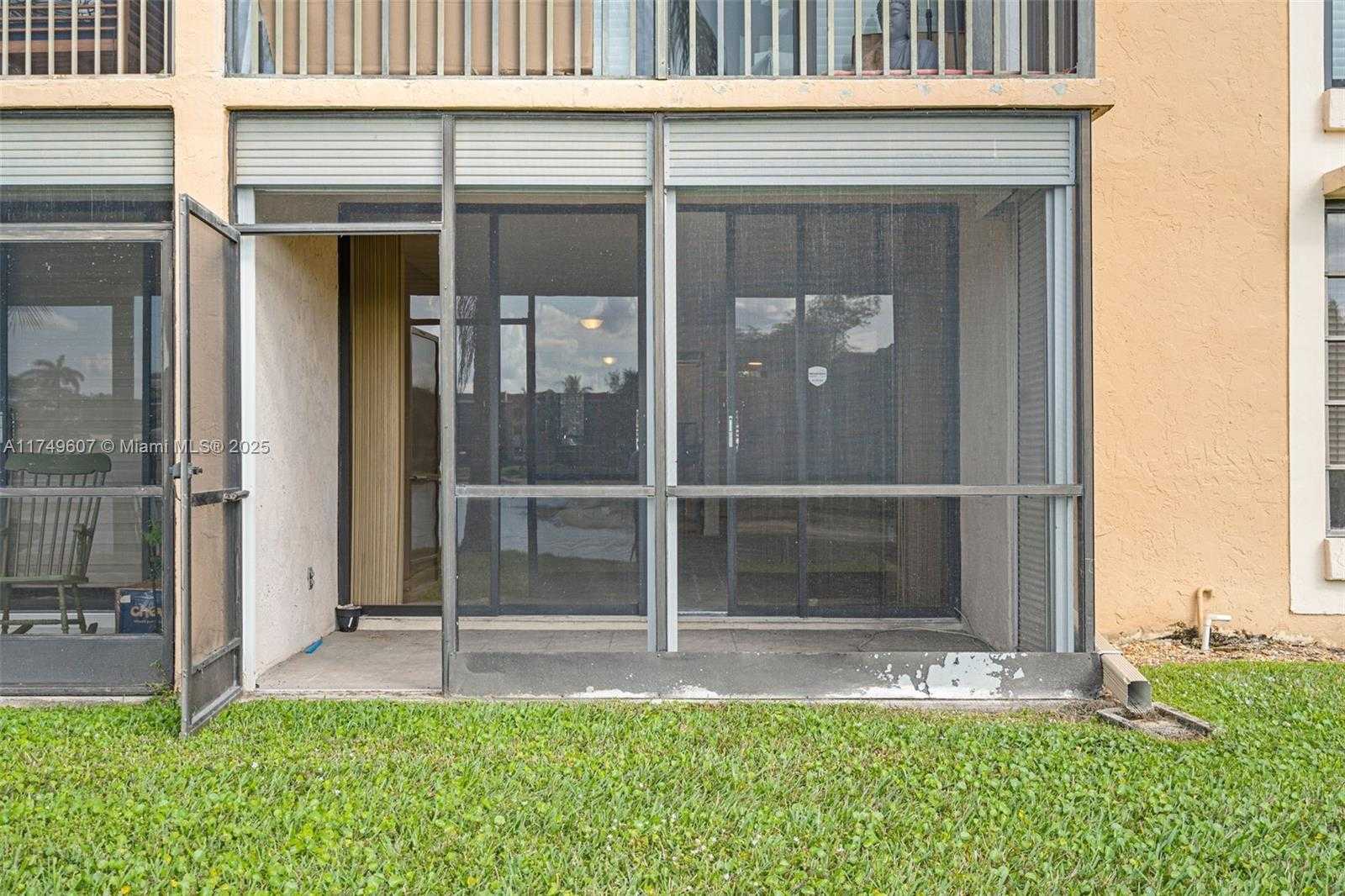 Small Image of 5711 CORAL LAKE DR #111, Margate Number 27