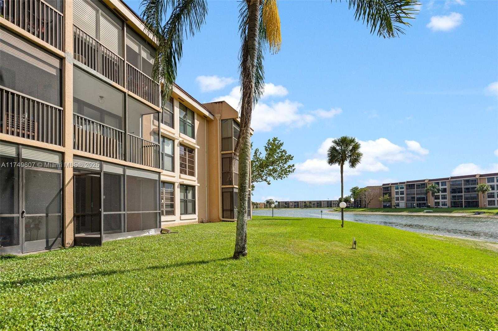 Small Image of 5711 CORAL LAKE DR #111, Margate Number 29