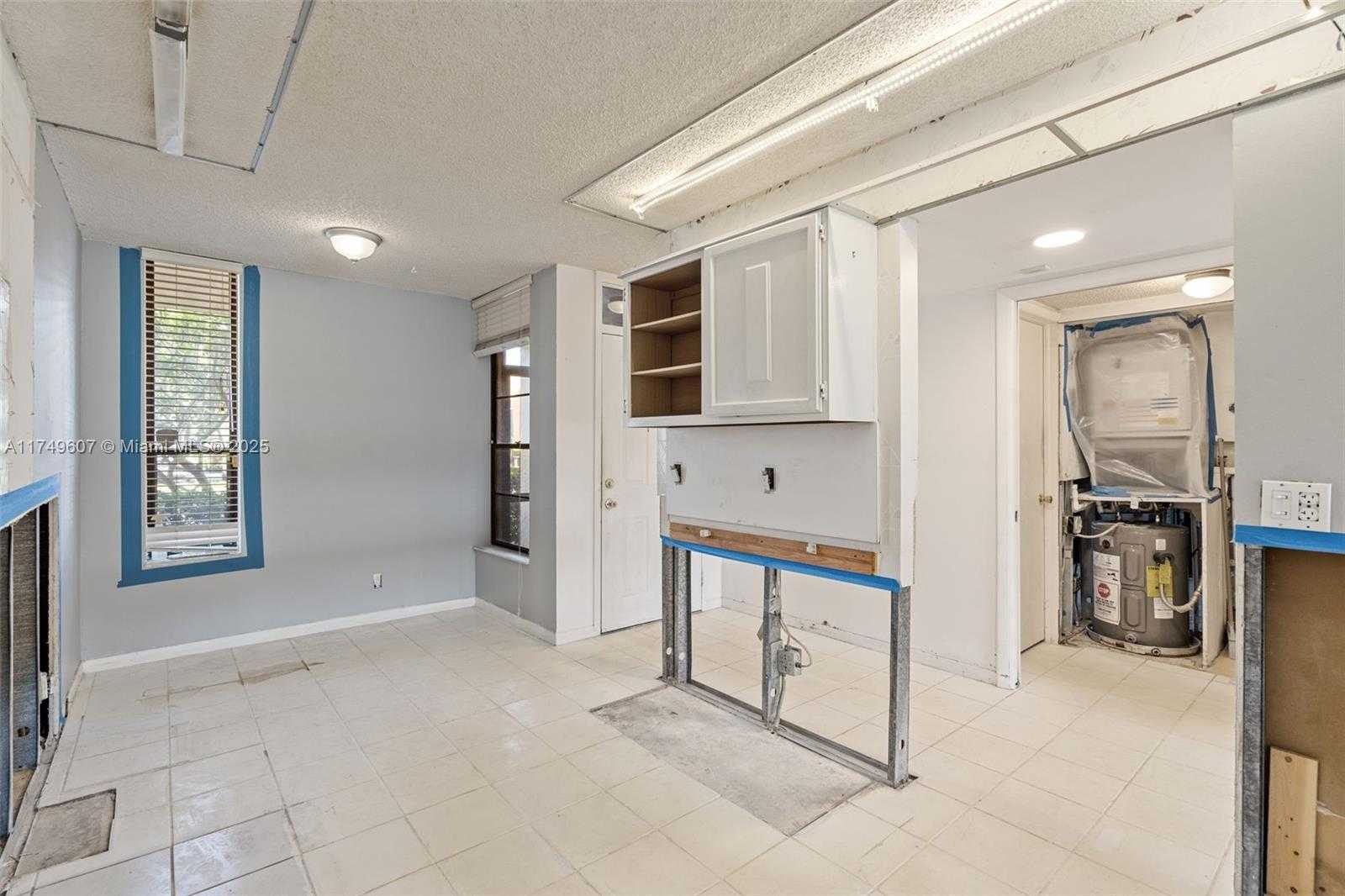 Small Image of 5711 CORAL LAKE DR #111, Margate Number 6