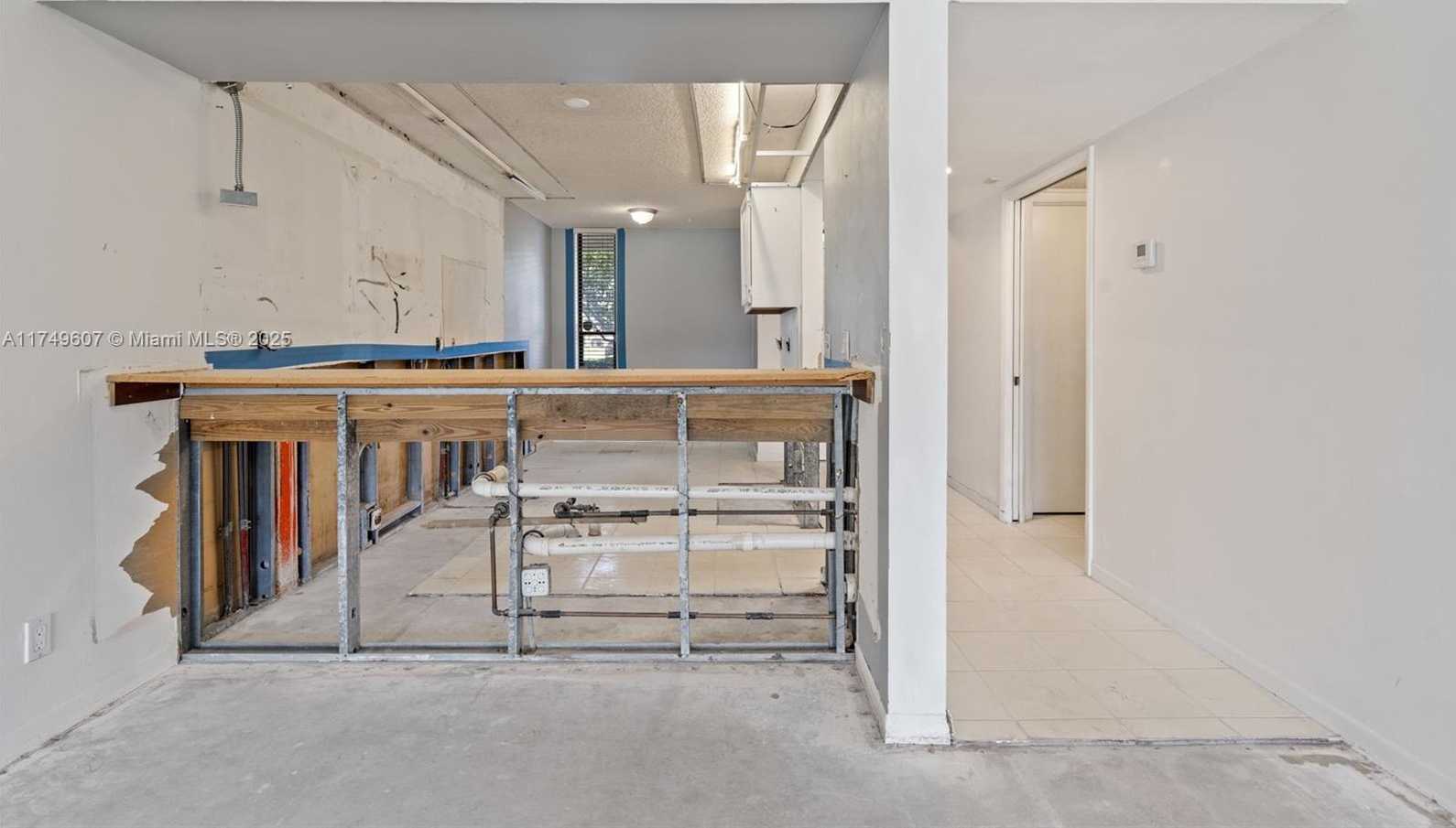 Small Image of 5711 CORAL LAKE DR #111, Margate Number 9