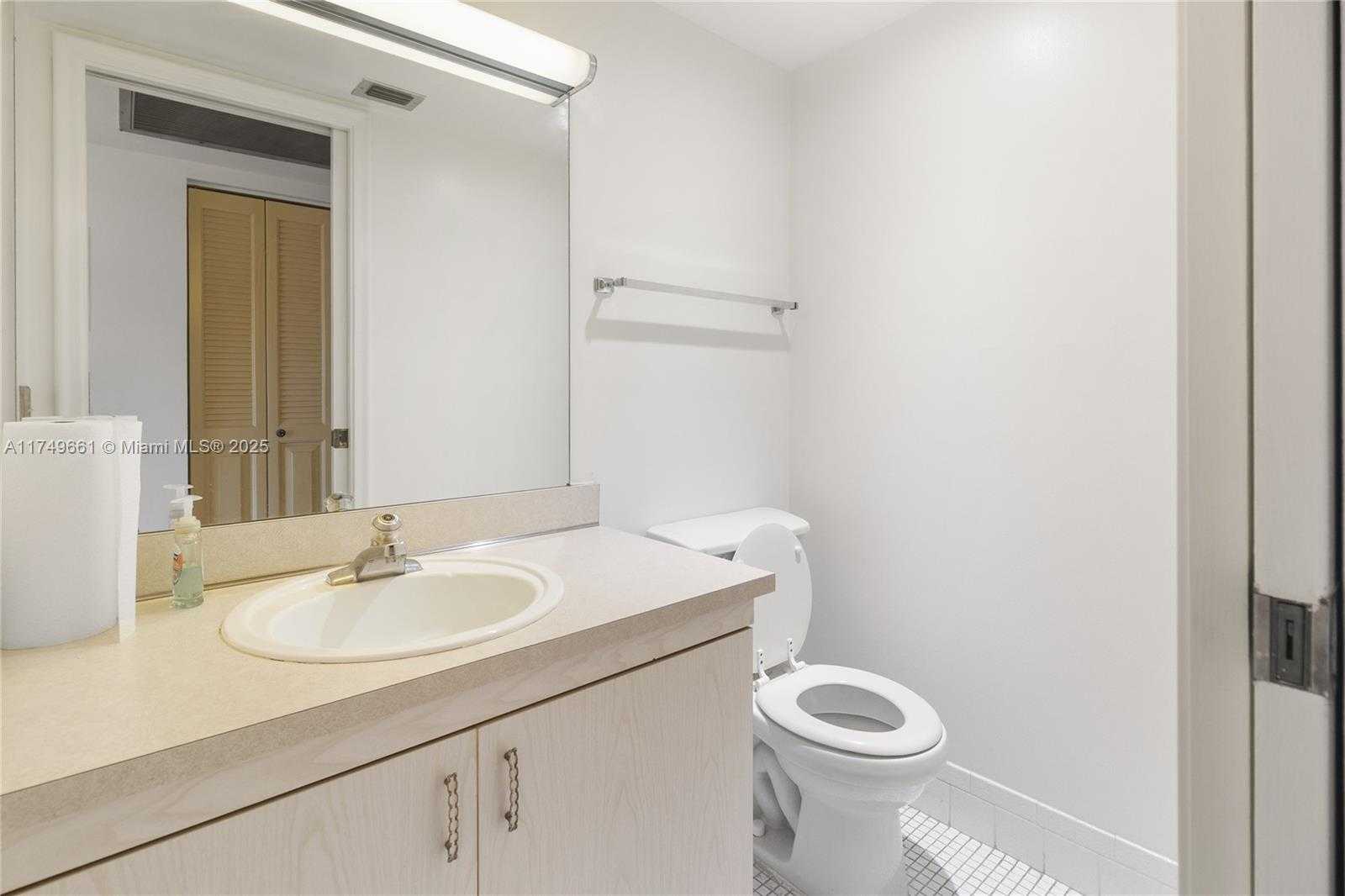 Small Image of 2401 ANTIGUA CIR #E3, Coconut Creek Number 14