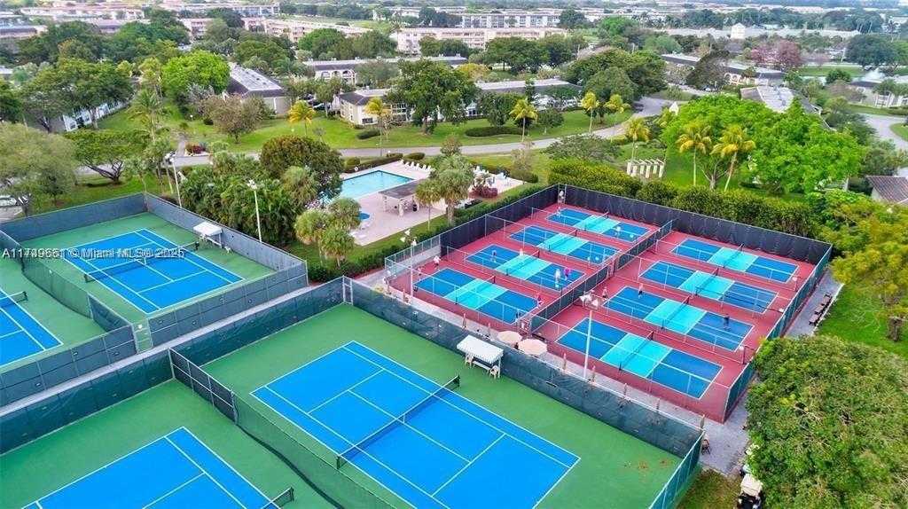 Small Image of 2401 ANTIGUA CIR #E3, Coconut Creek Number 19