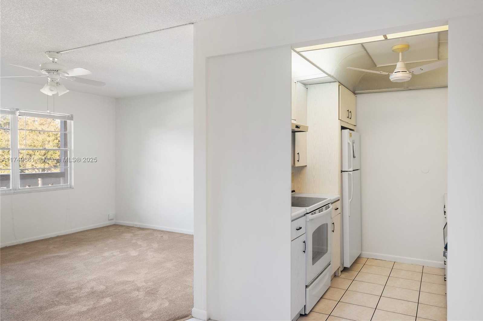 Small Image of 2401 ANTIGUA CIR #E3, Coconut Creek Number 5