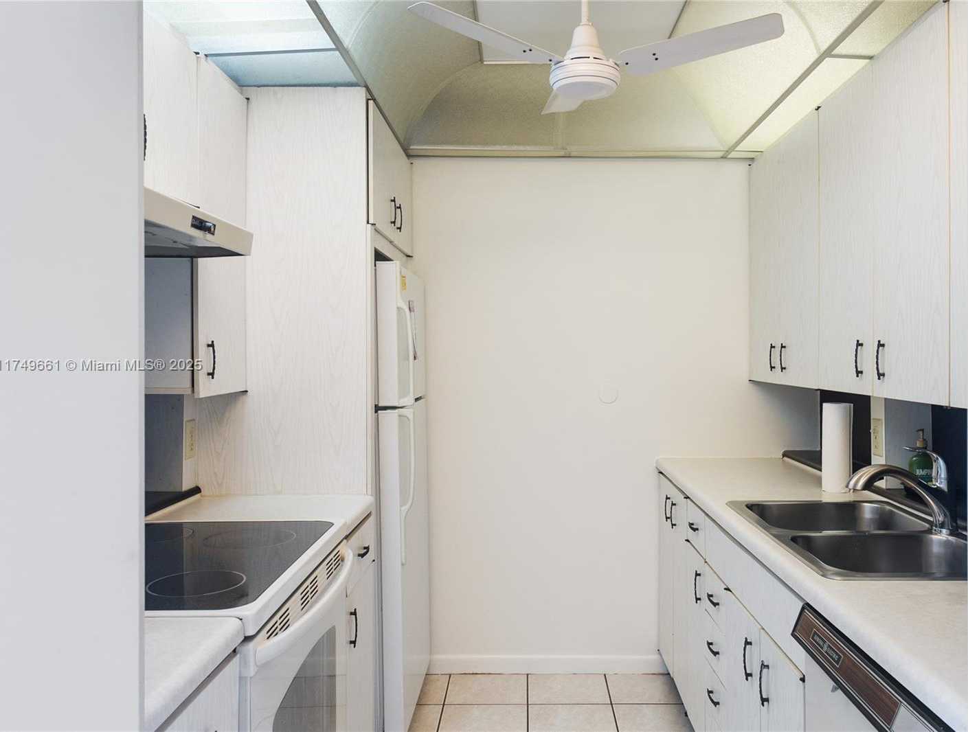 Small Image of 2401 ANTIGUA CIR #E3, Coconut Creek Number 7