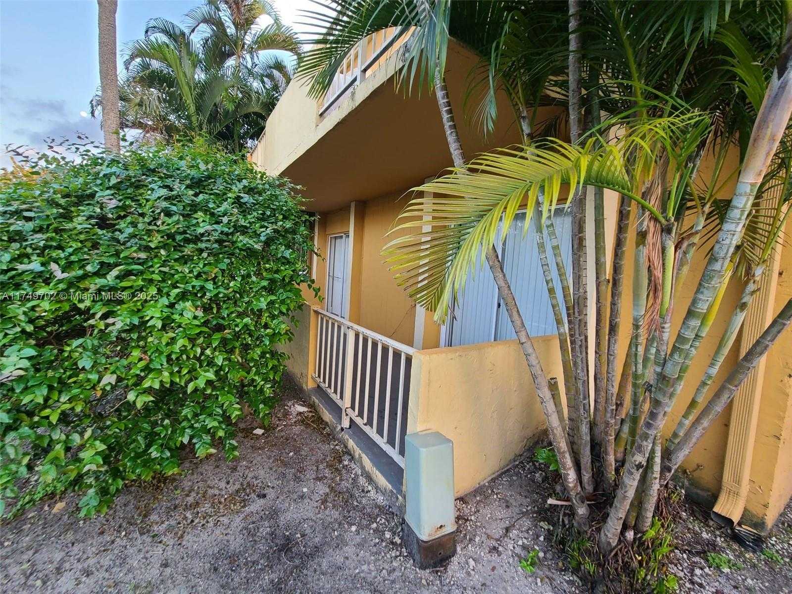 Small Image of 18111 NORTH WEST 68TH AVE #G106, Hialeah Number 2
