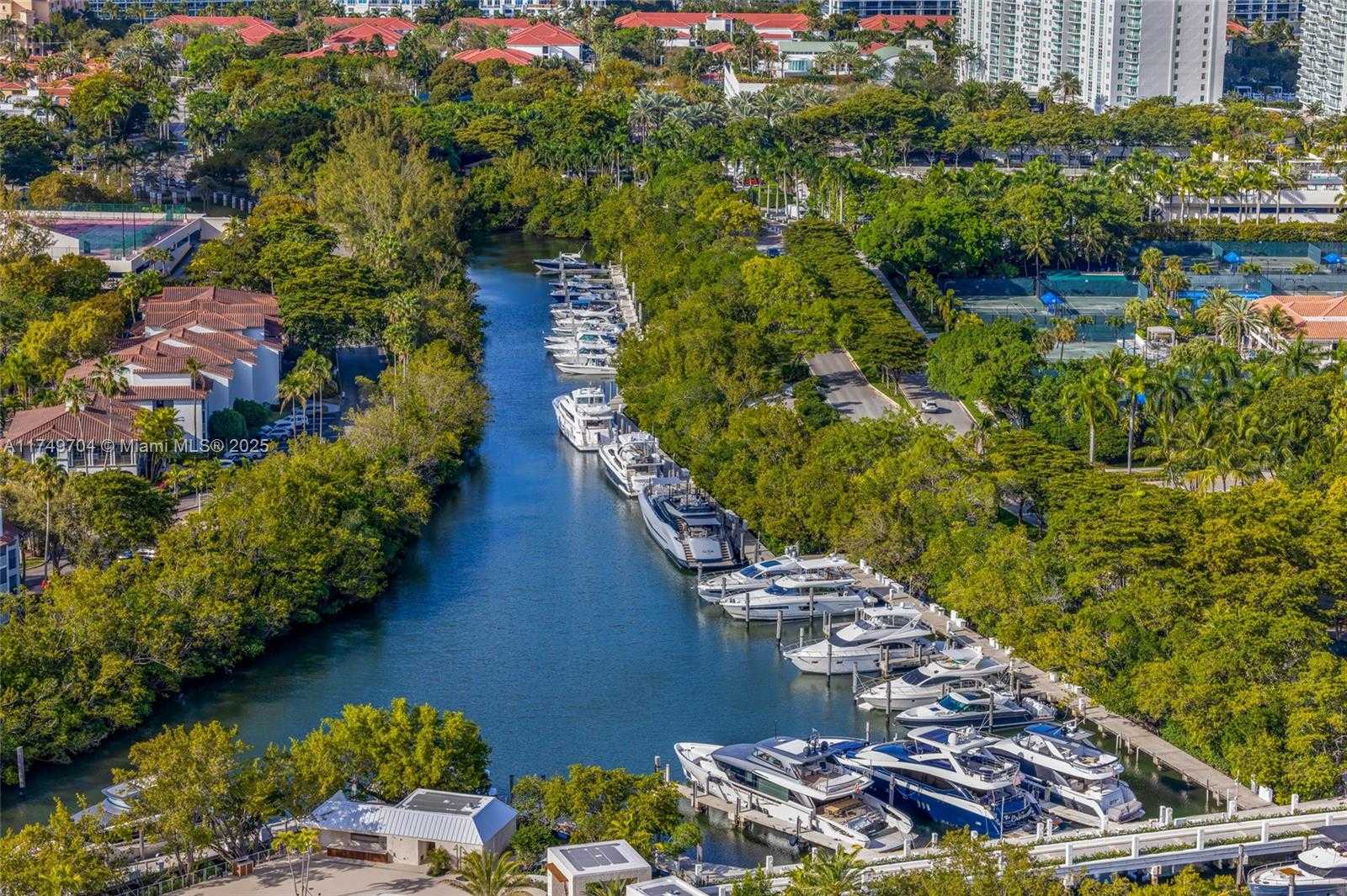 Small Image of 2000 ISLAND BLVD #3010, Aventura Number 31