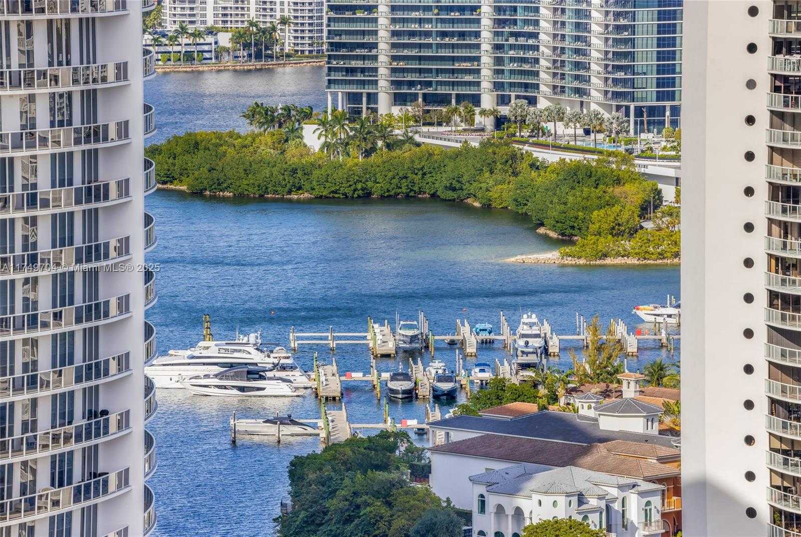 Small Image of 2000 ISLAND BLVD #3010, Aventura Number 32