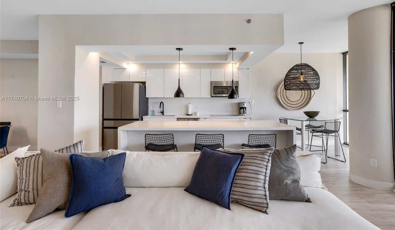 Small Image of 2000 ISLAND BLVD #3010, Aventura Number 4