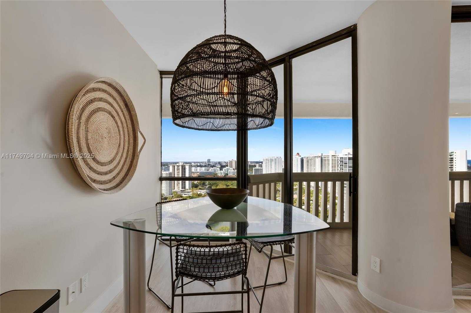Small Image of 2000 ISLAND BLVD #3010, Aventura Number 8