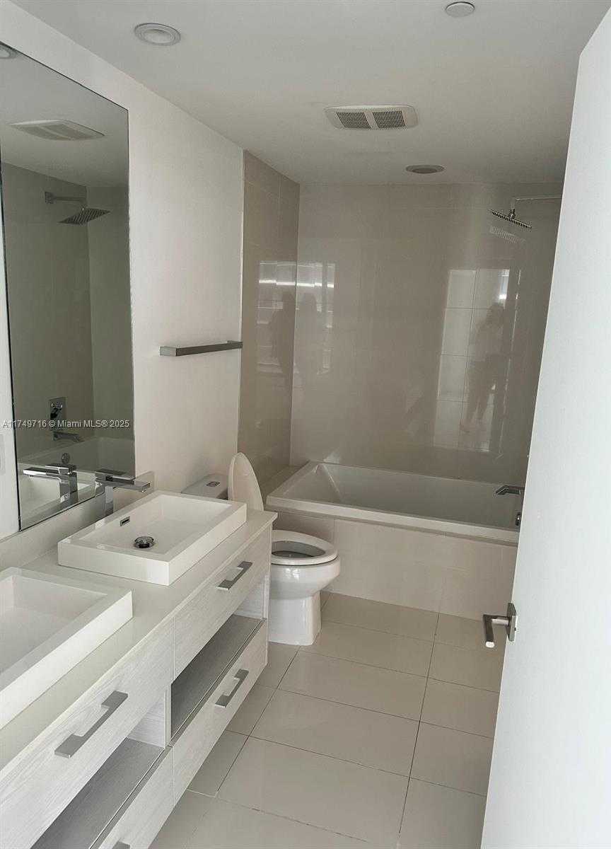 Small Image of 45 SOUTH WEST 9TH ST #3407, Miami Number 9