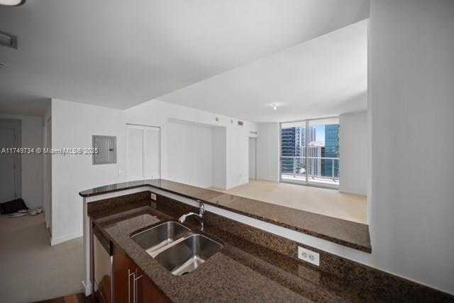 Small Image of 300 SOUTH BISCAYNE BLVD #T-2101, Miami Number 8