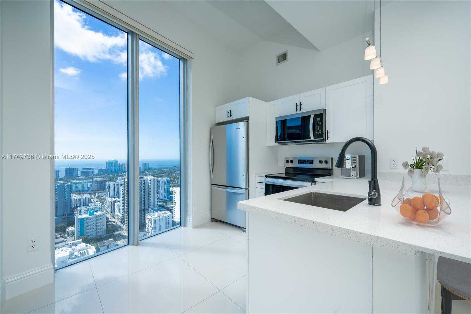 Small Image of 185 SOUTH WEST 7TH ST #4412, Miami Number 3