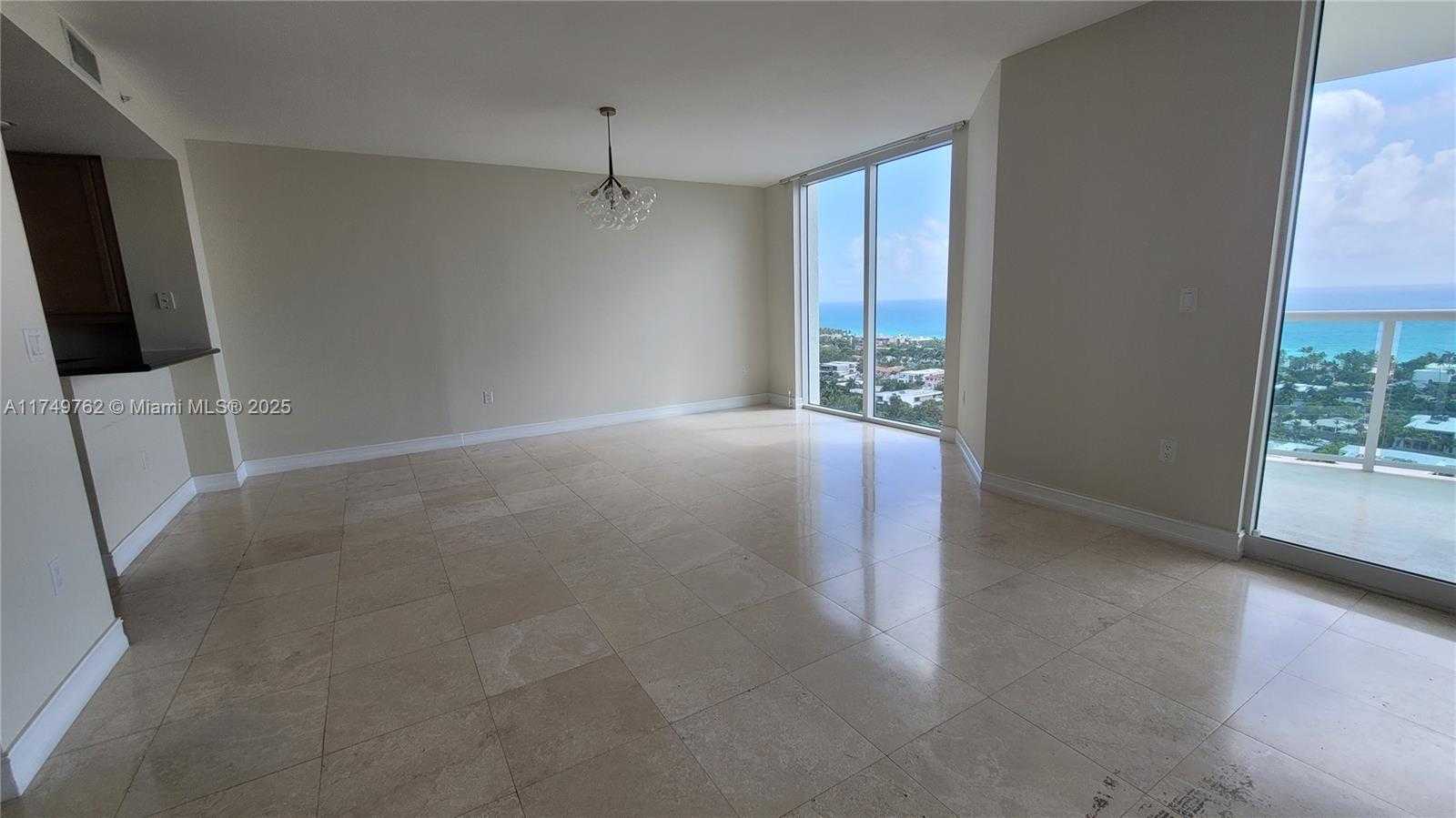 Small Image of 20201 E Country Club Dr, Aventura, FL 33180, USA Number 19