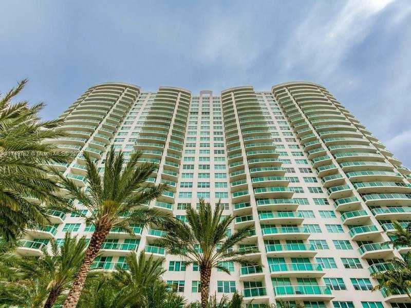 Small Image of 20201 E Country Club Dr, Aventura, FL 33180, USA Number 2