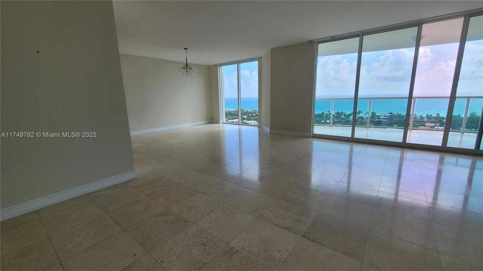 Small Image of 20201 E Country Club Dr, Aventura, FL 33180, USA Number 20