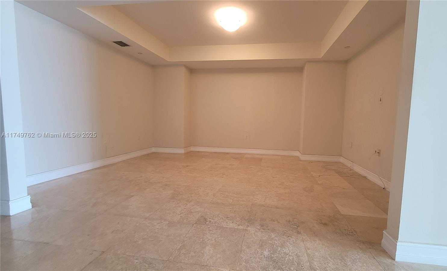 Small Image of 20201 E Country Club Dr, Aventura, FL 33180, USA Number 29