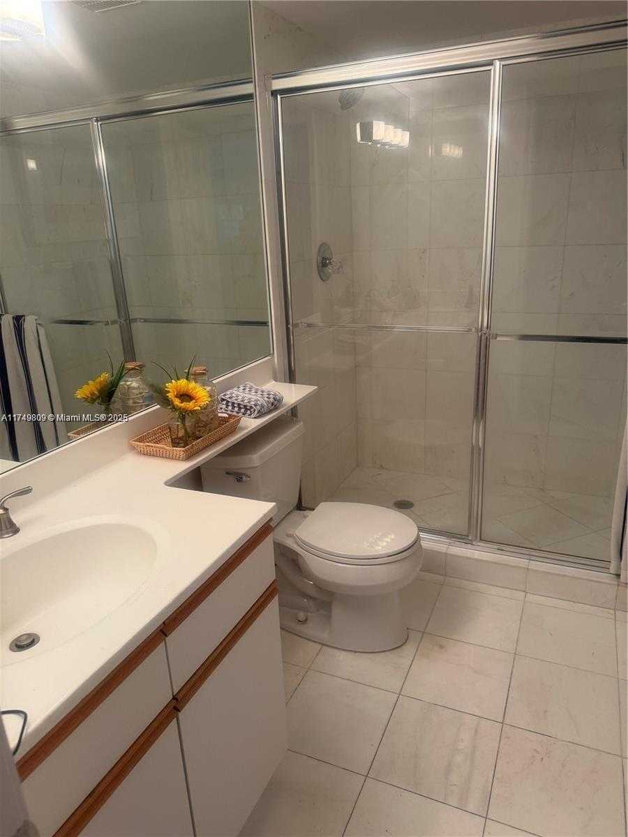 Small Image of 3530 MYSTIC POINTE DR #2303, Aventura Number 14