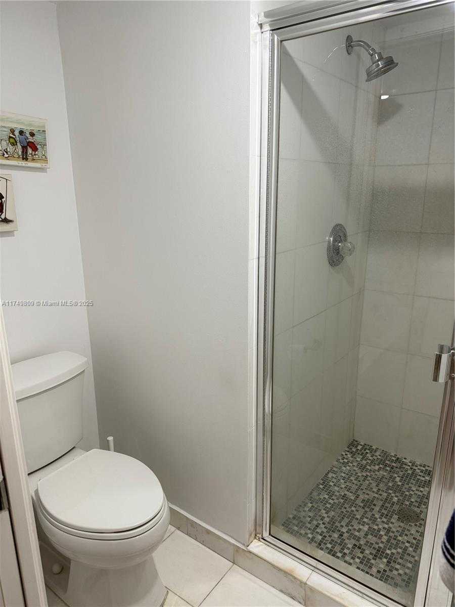 Small Image of 3530 MYSTIC POINTE DR #2303, Aventura Number 21