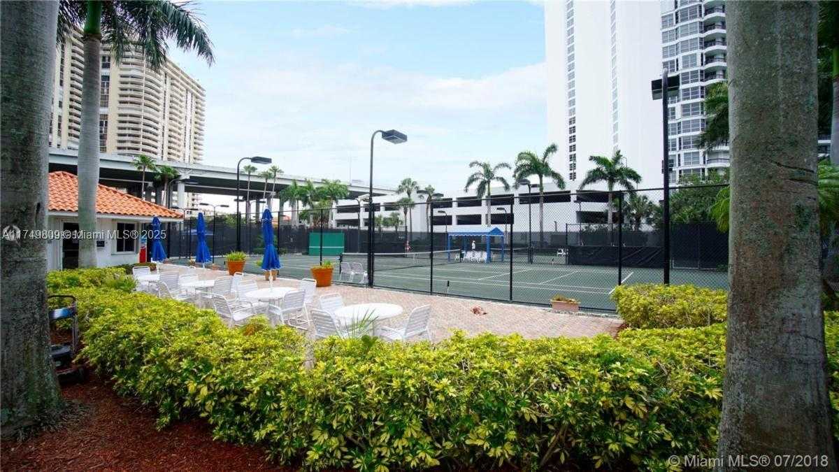 Small Image of 3530 MYSTIC POINTE DR #2303, Aventura Number 5