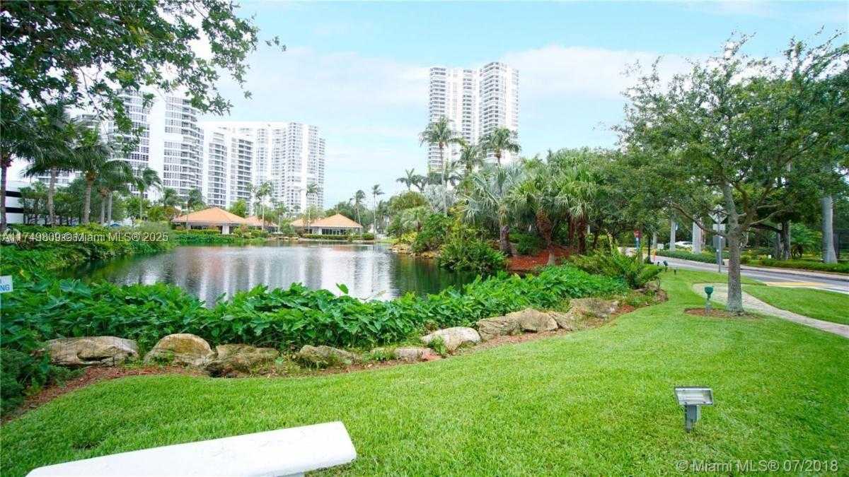 Small Image of 3530 MYSTIC POINTE DR #2303, Aventura Number 7